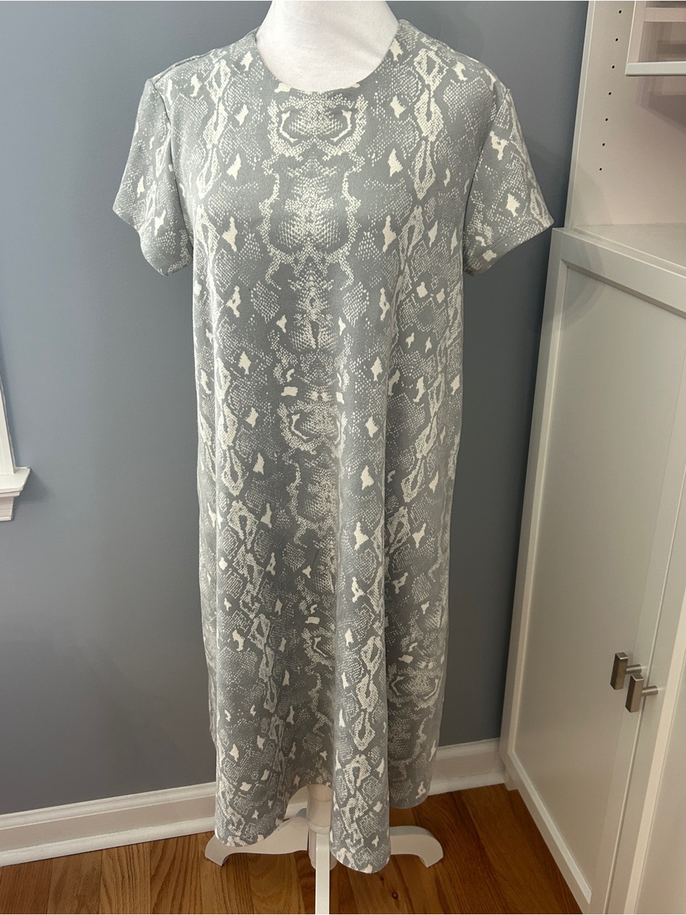 J. McLaughlin Snake Print Dress Size Large Short Sleeve Faux Suede Animal Print